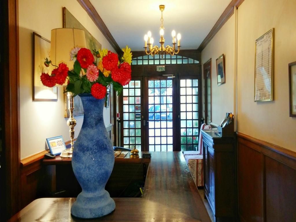 Hotel Le Postillon По Экстерьер фото