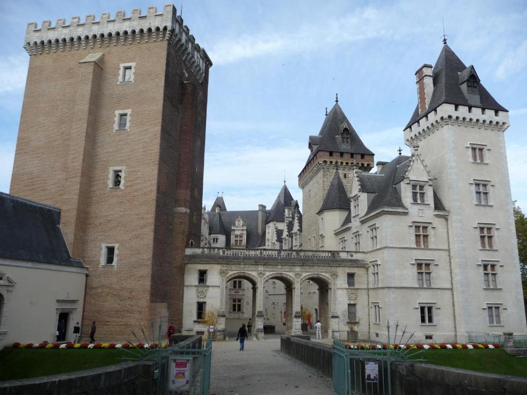 Hotel Le Postillon По Экстерьер фото