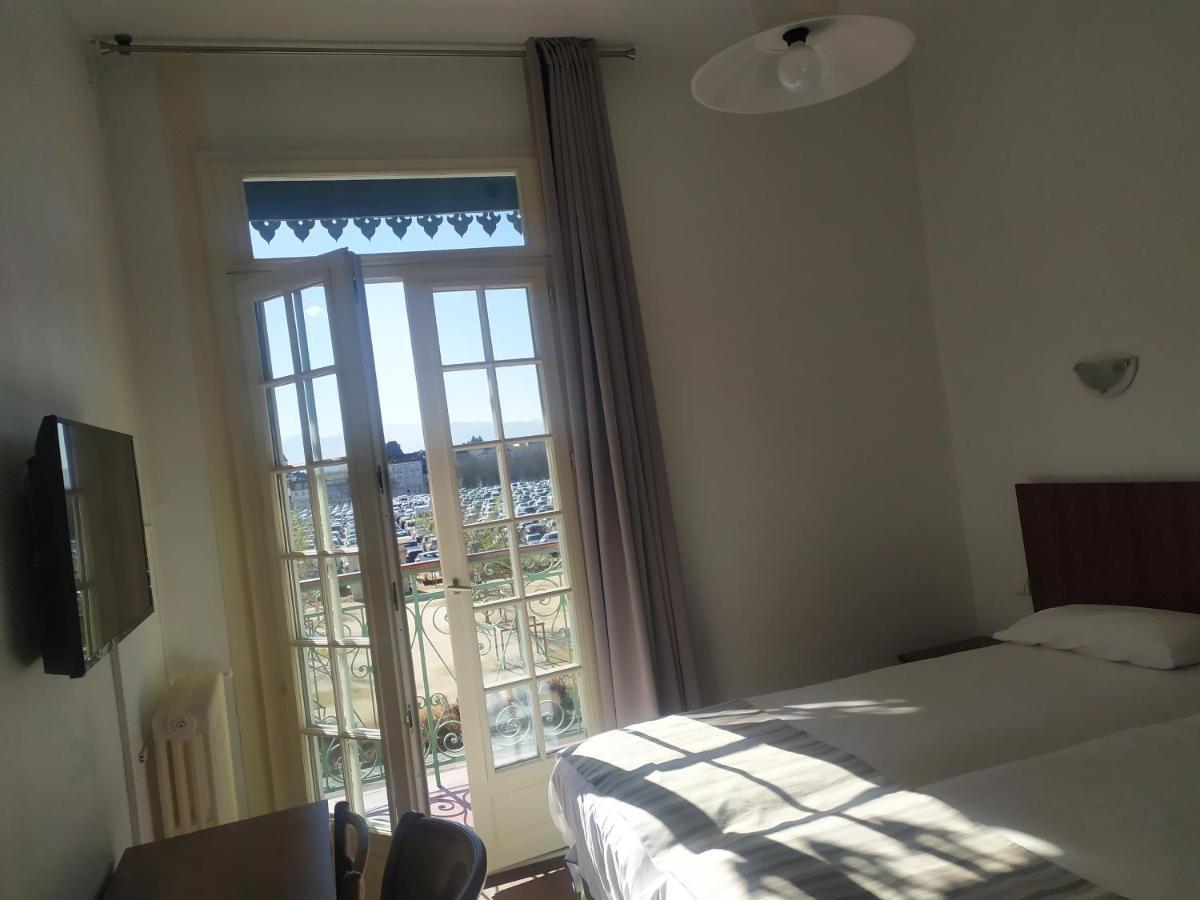 Hotel Le Postillon По Экстерьер фото